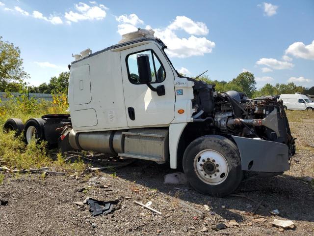  Salvage Freightliner Cascadia 1