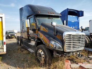  Salvage Freightliner Cascadia 1