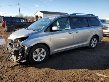  Salvage Toyota Sienna