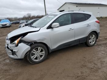  Salvage Hyundai TUCSON