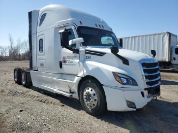  Salvage Freightliner Cascadia