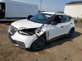  Salvage Nissan Kicks