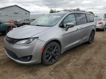  Salvage Chrysler Pacifica