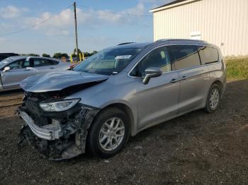  Salvage Chrysler Pacifica