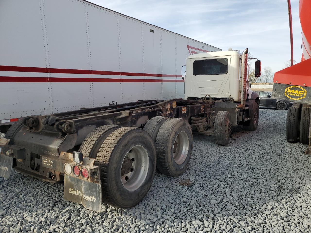 Mack Granite Image 6