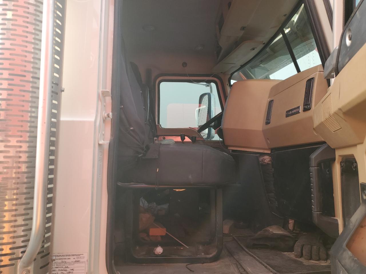 Mack Granite Image 10