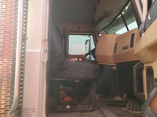 Mack Granite Image 10