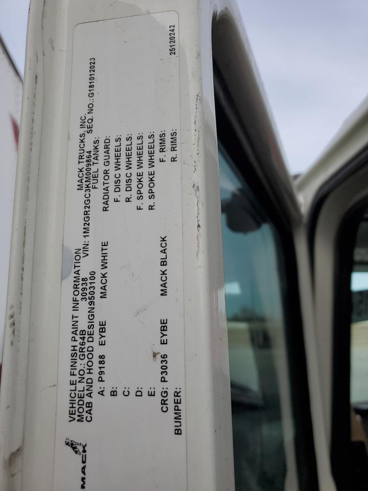 Mack Granite Image 3