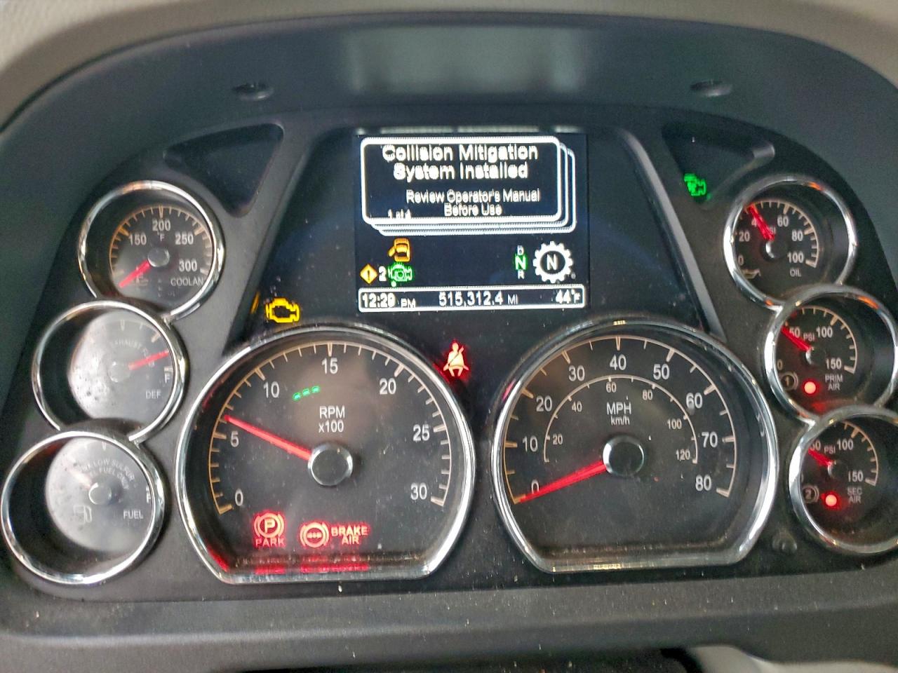 Peterbilt 579 Image 10