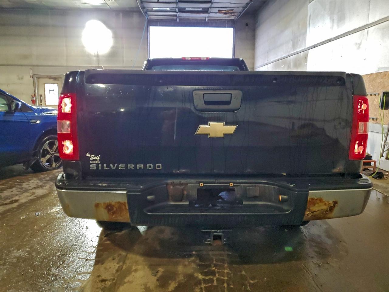 Chevrolet Silverado K1500 Image 4