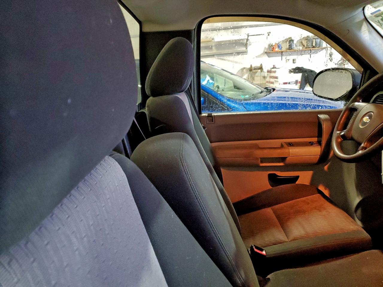 Chevrolet Silverado K1500 Image 2