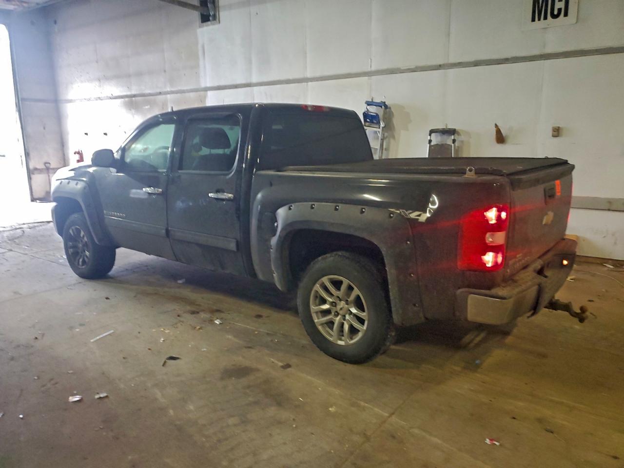 Chevrolet Silverado K1500 Ltz Image 2
