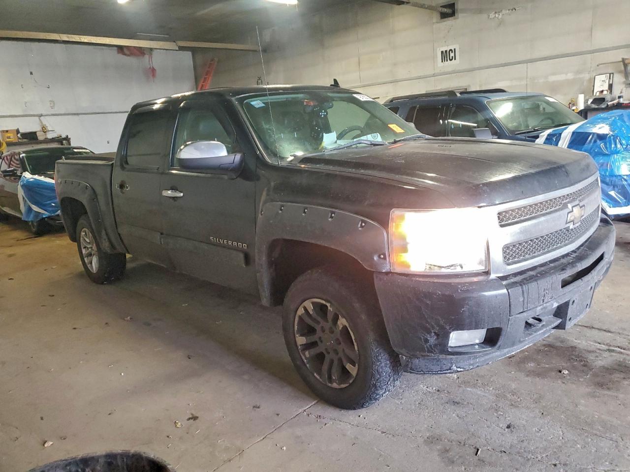 Chevrolet Silverado K1500 Ltz Image 10
