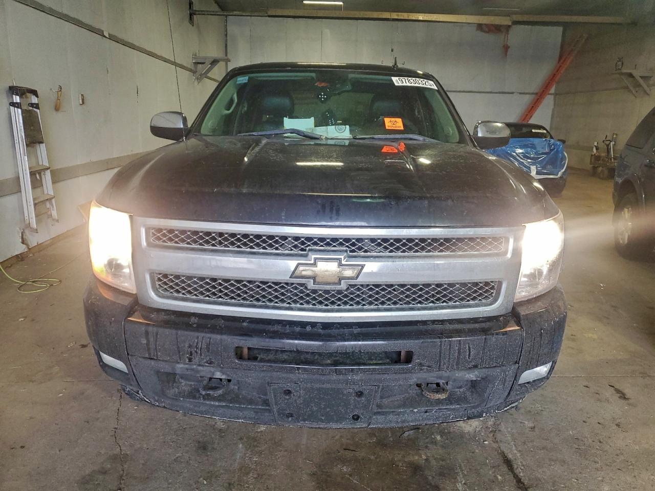 Chevrolet Silverado K1500 Ltz Image 11