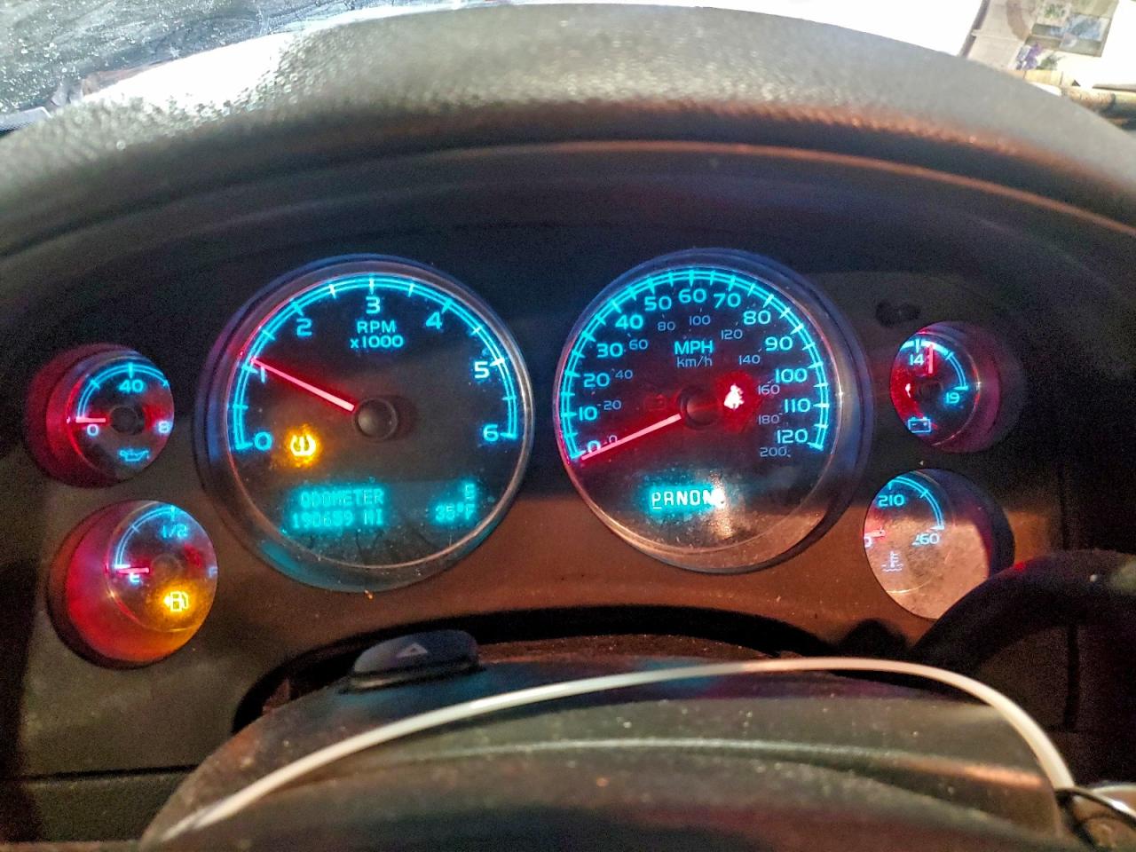 Chevrolet Silverado K1500 Ltz Image 3