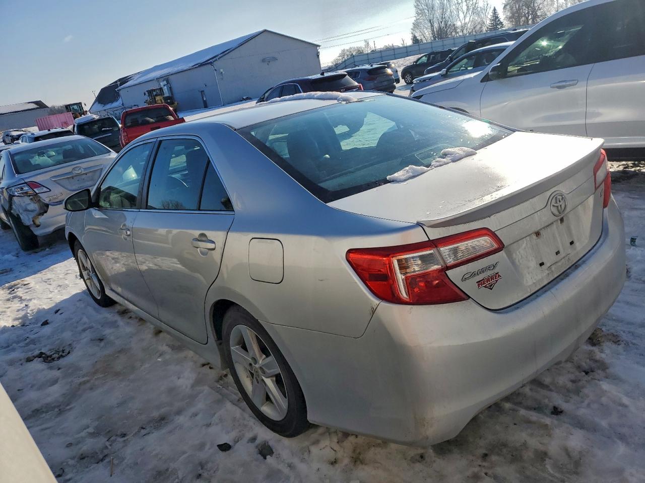 Toyota Camry Base Image 4