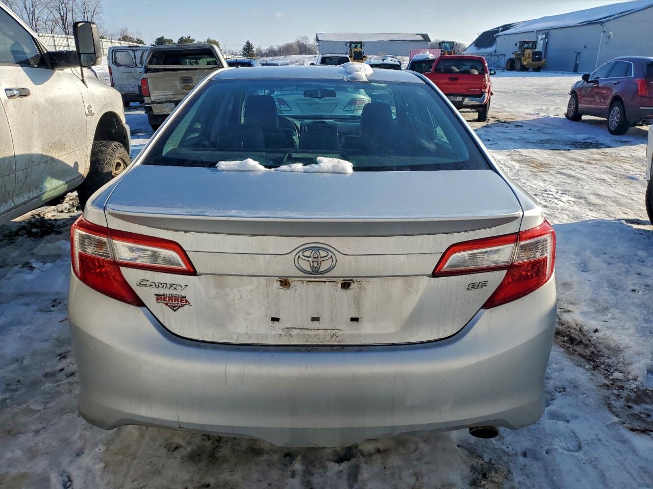 Toyota Camry Base Image 10