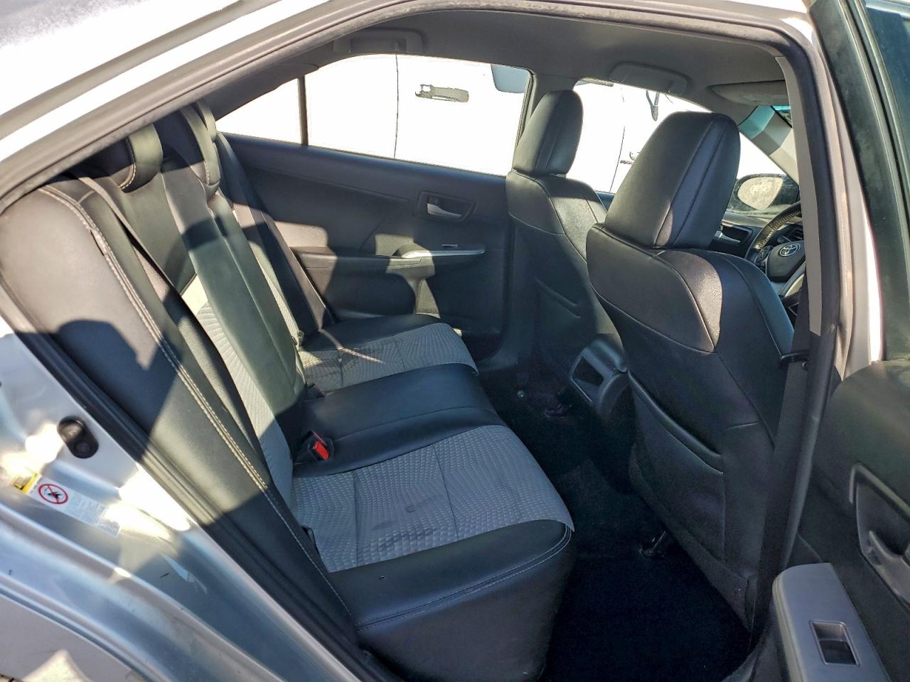 Toyota Camry Base Image 12