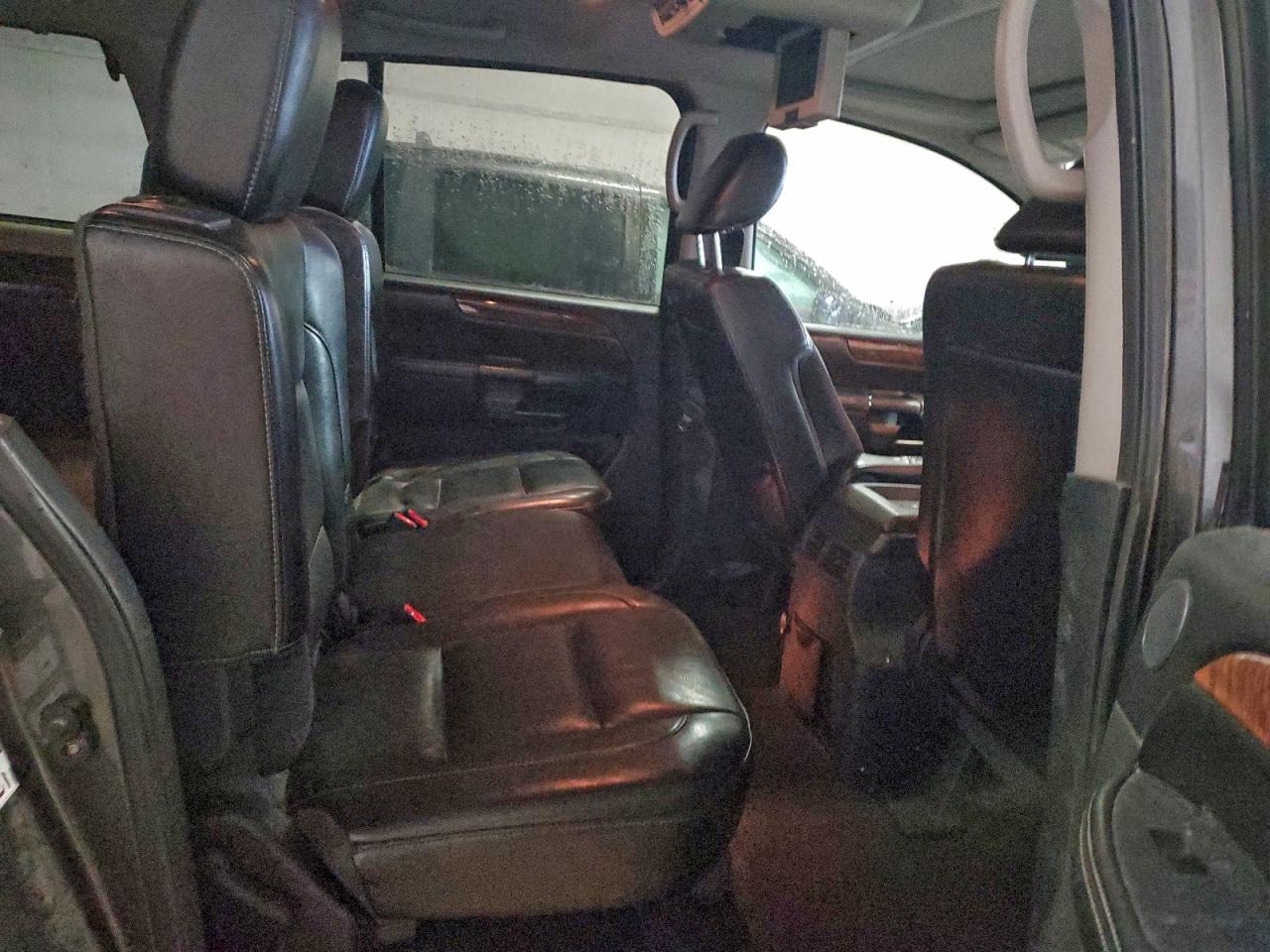 Nissan Armada Sv Image 9