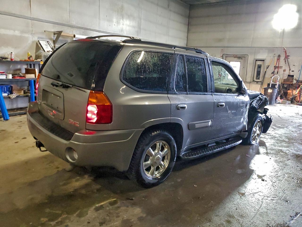 GMC Envoy Image 4