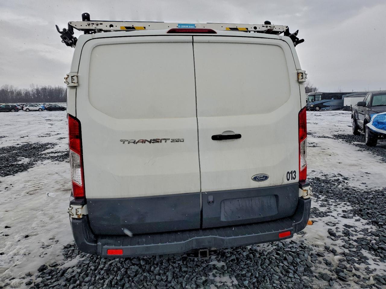 Ford Transit T-250 Image 2