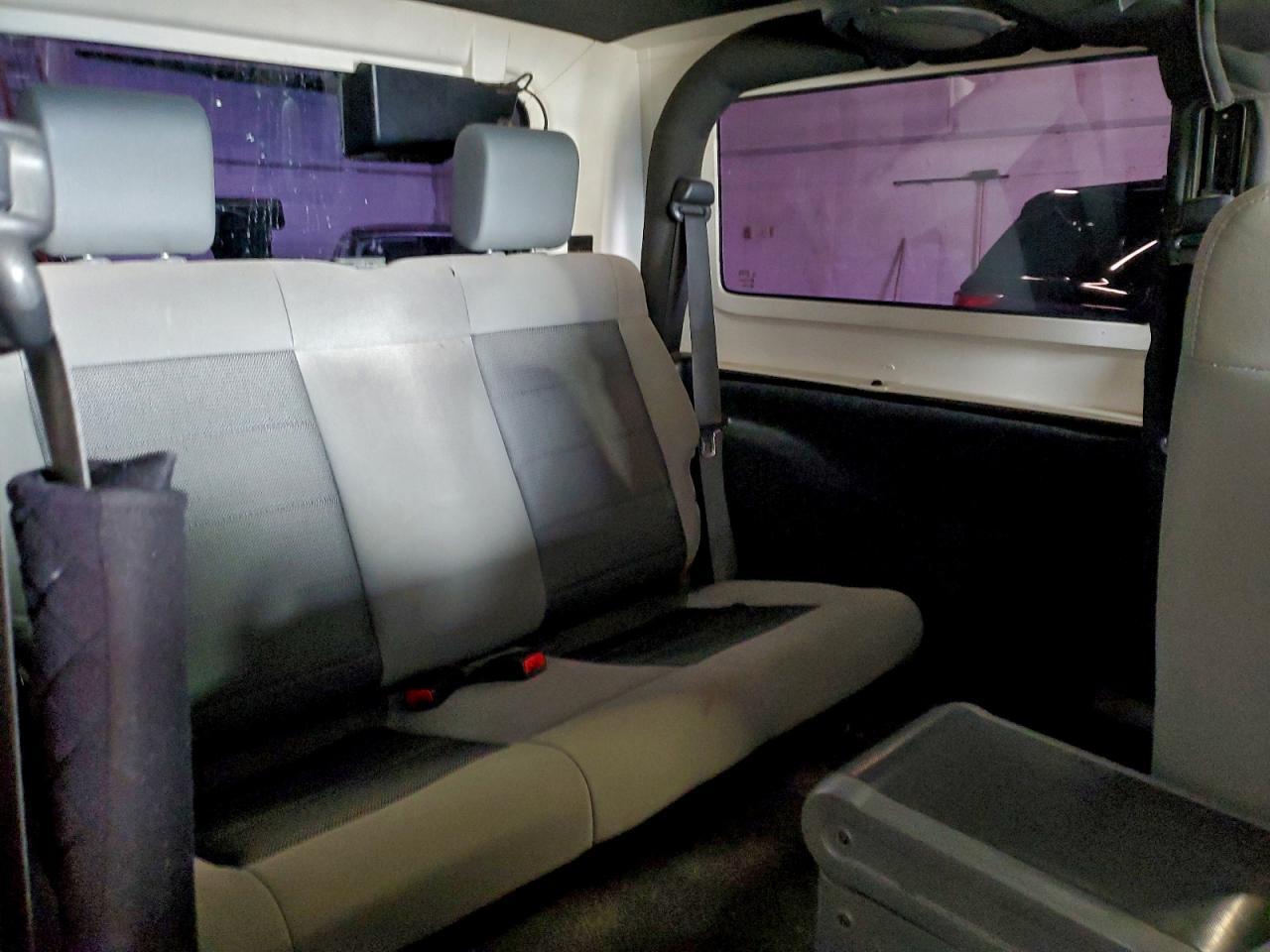 Jeep Wrangler Sport Image 12