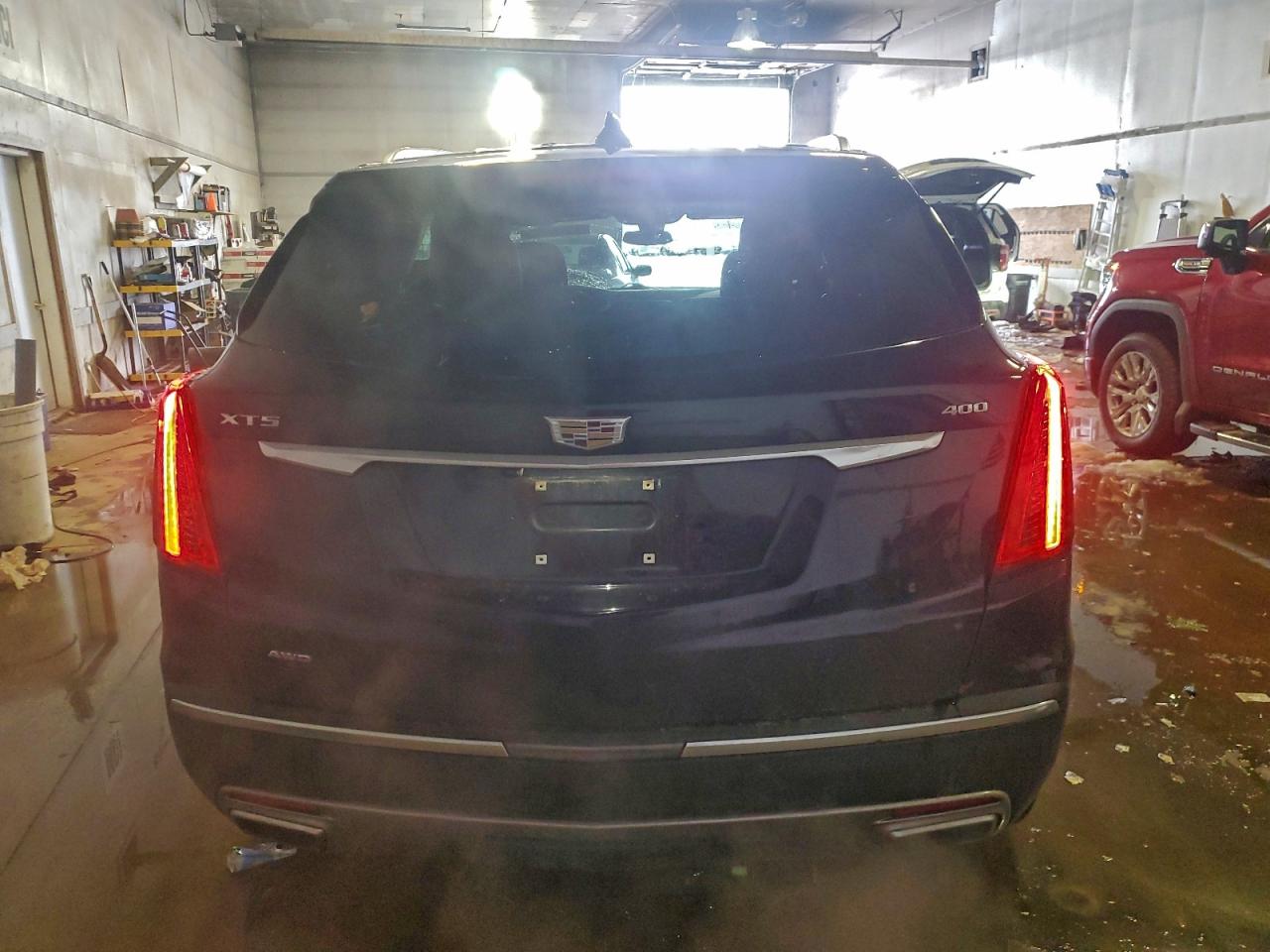 Cadillac XT5 Premium Luxury Image 2