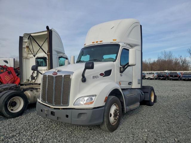 Peterbilt 579 Image 3