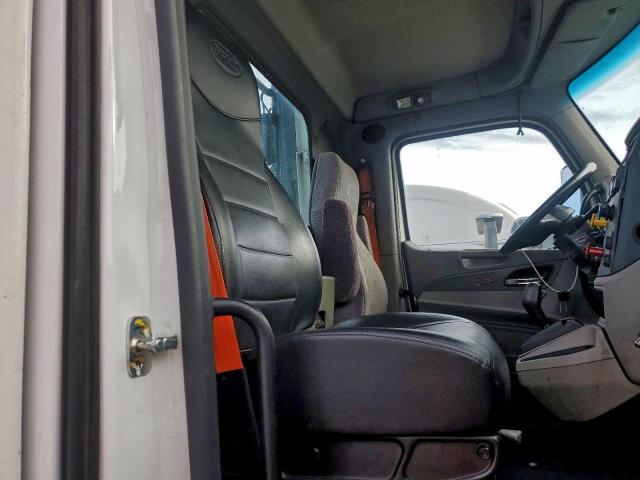 Peterbilt 579 Image 5