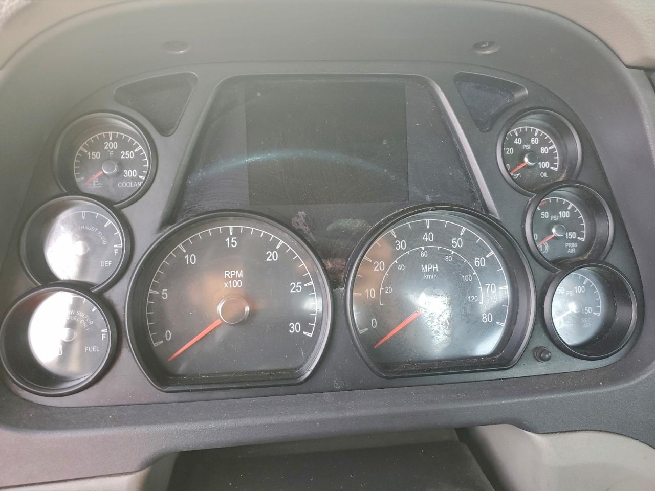 Peterbilt 579 Image 8