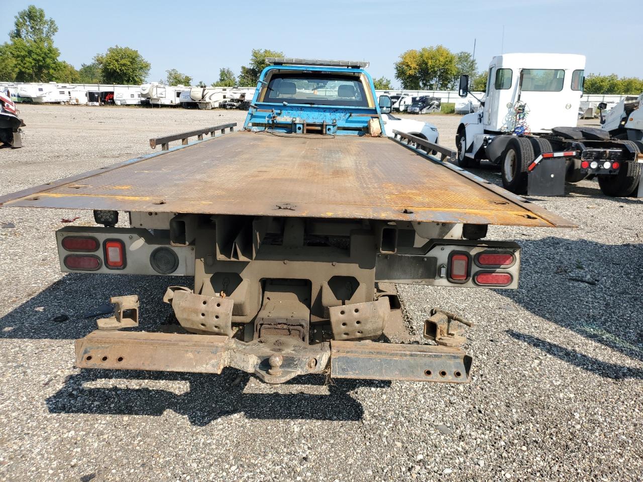 Ford F-550 Super Duty Image 10