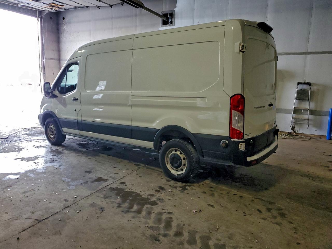 Ford Transit T-250 Image 2