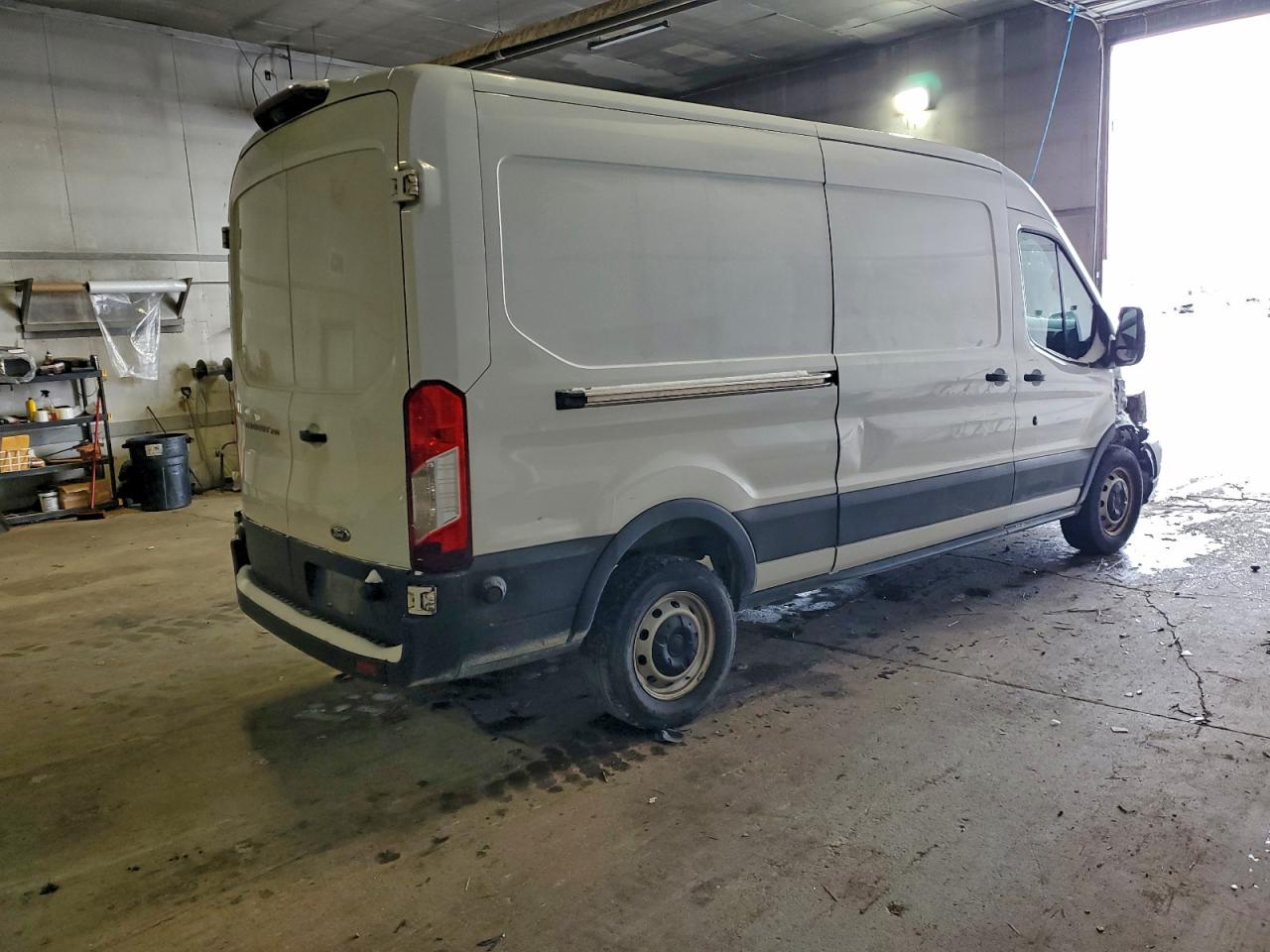 Ford Transit T-250 Image 3