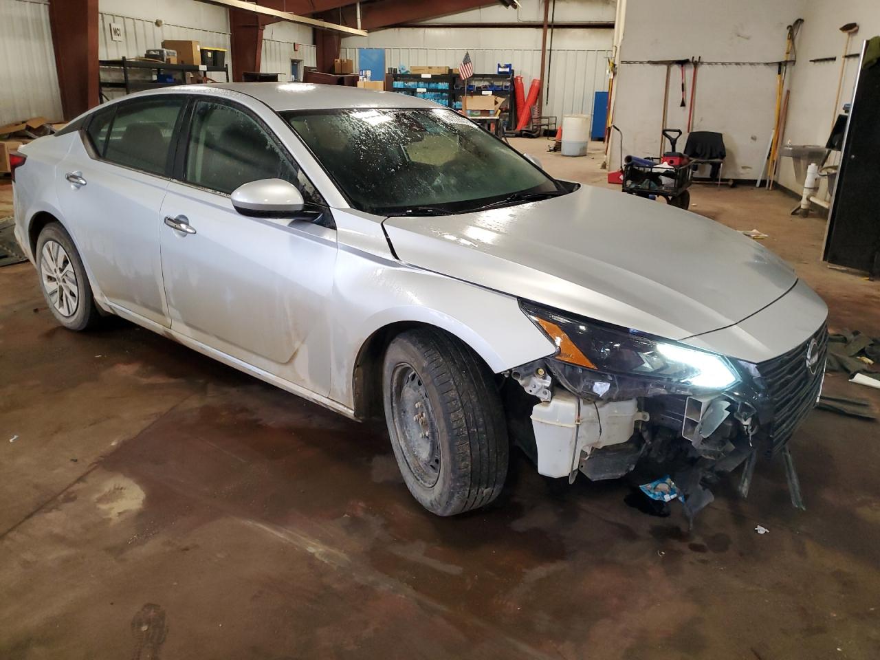 Nissan Altima S Image 9