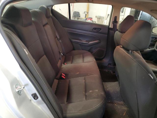 Nissan Altima S Image 6