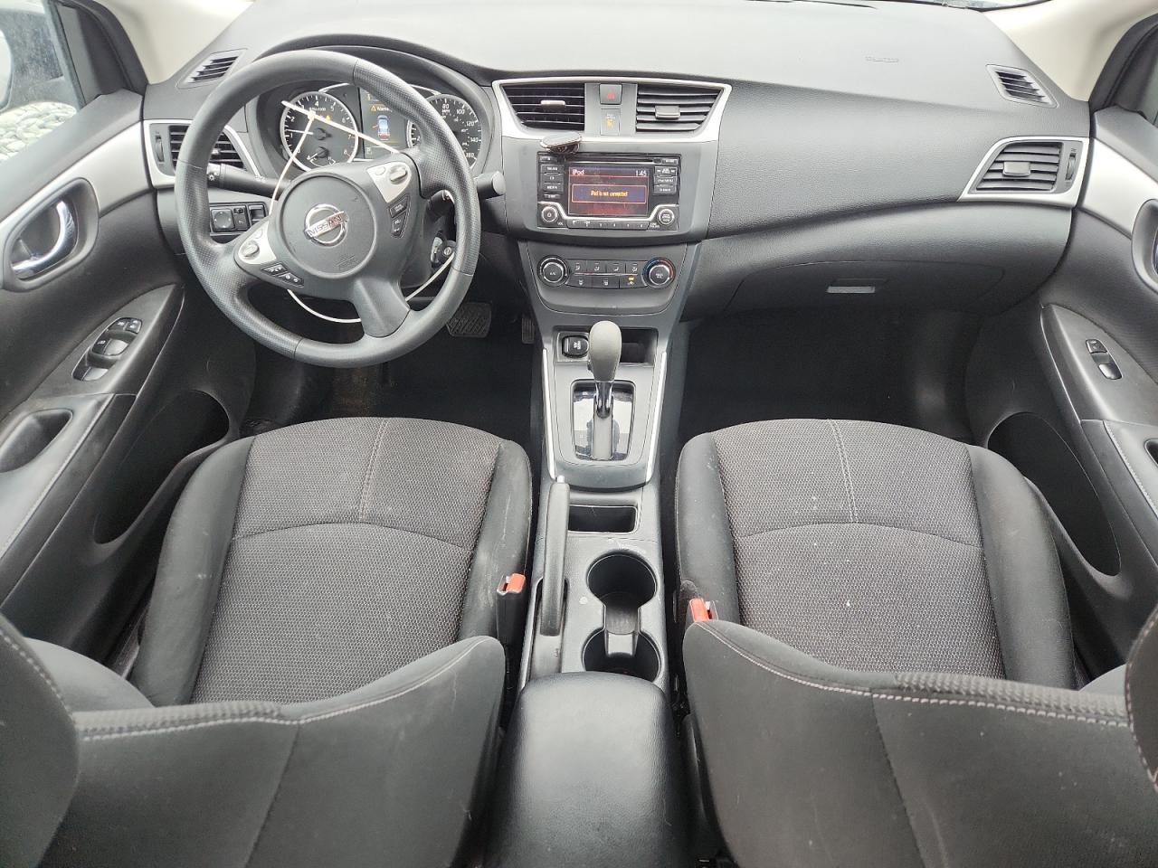 Nissan Sentra S Image 2