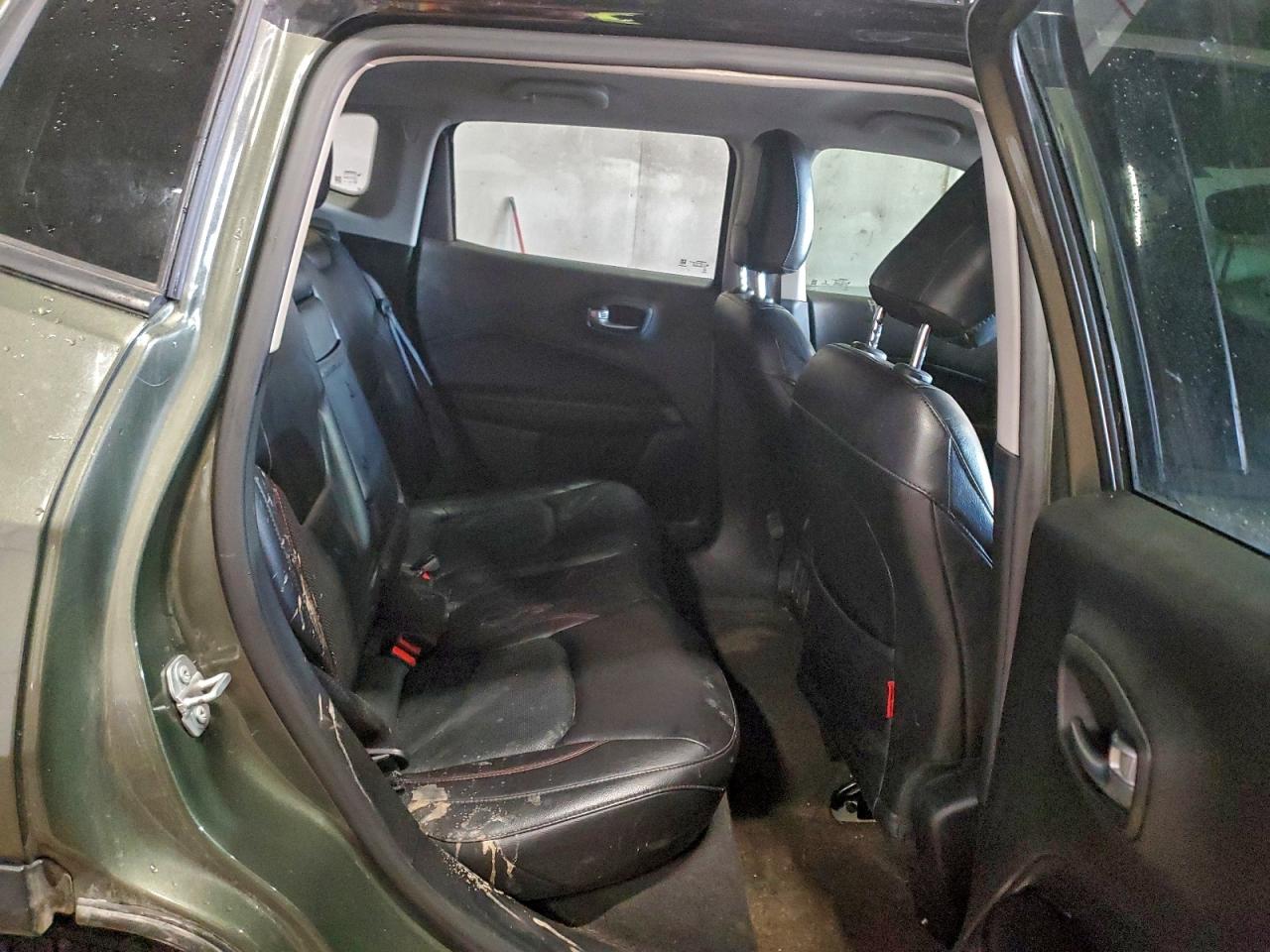 Jeep Compass Trailhawk Image 2