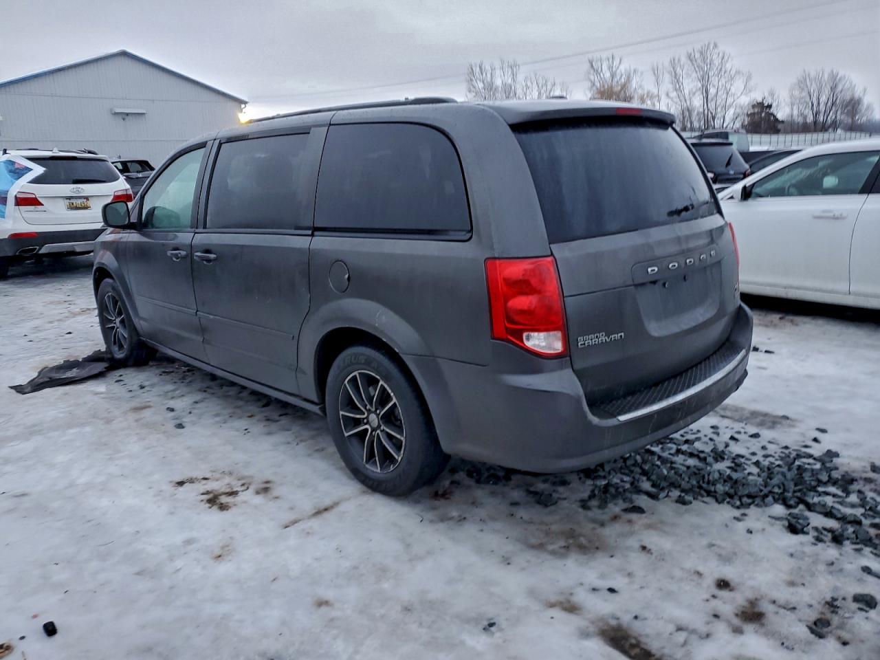 Dodge Caravan R/t Image 2