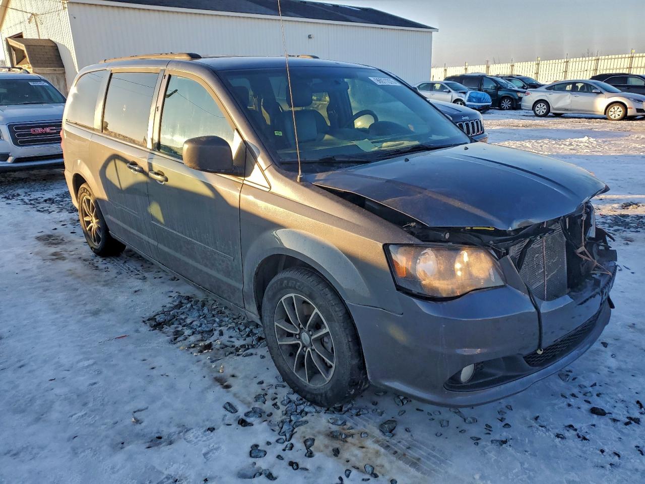 Dodge Caravan R/t Image 5