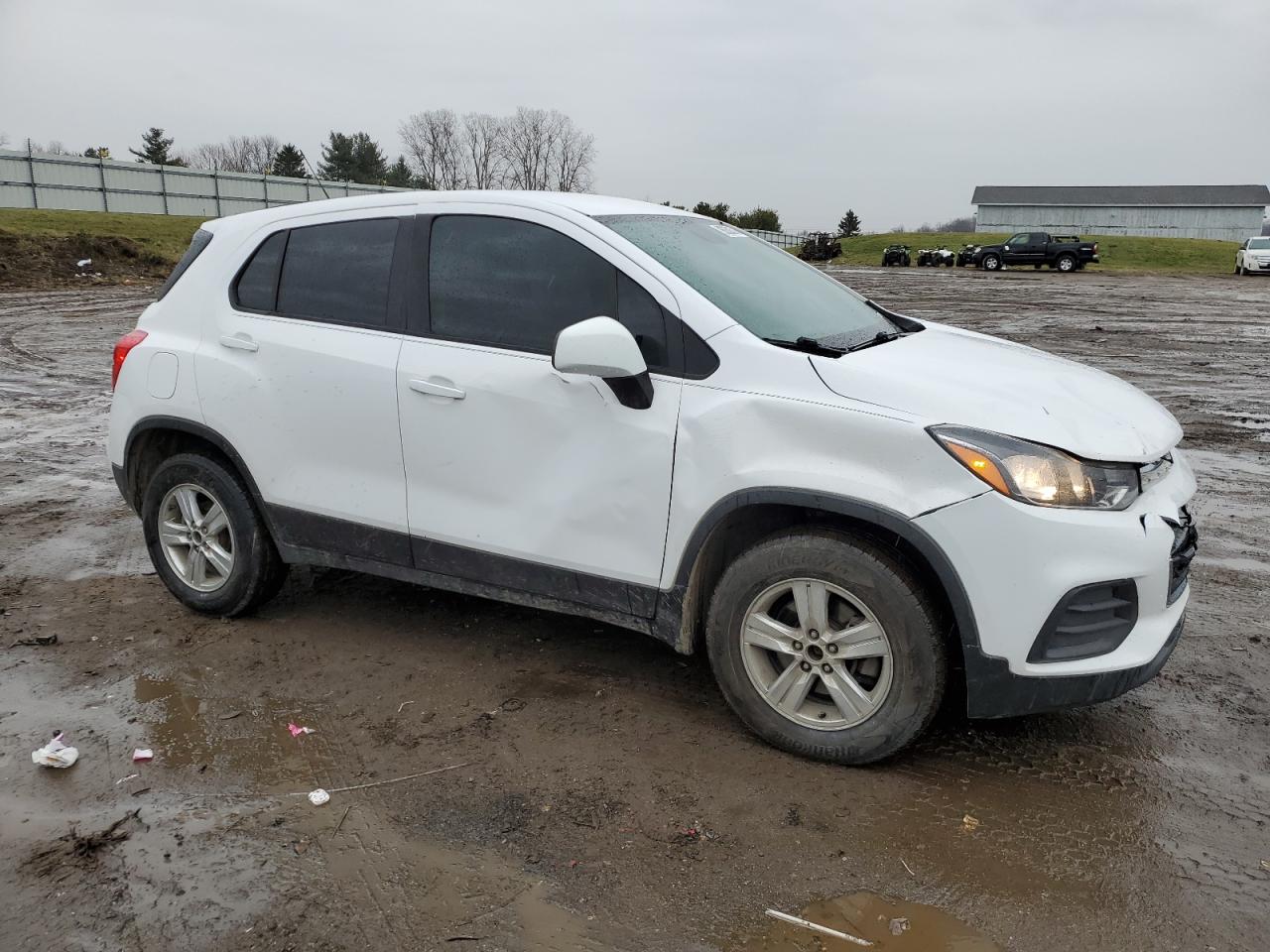 Chevrolet Trax Ls Image 2