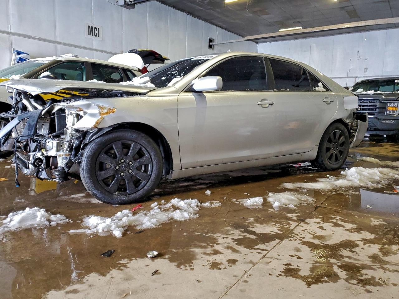 Toyota Camry Base Image 1