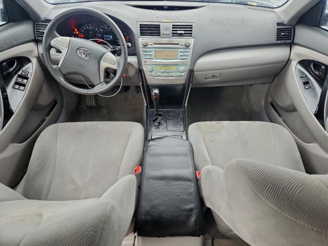 Toyota Camry Base Image 6
