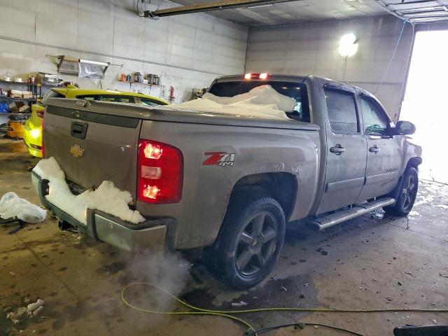 Chevrolet Silverado K1500 Image 2