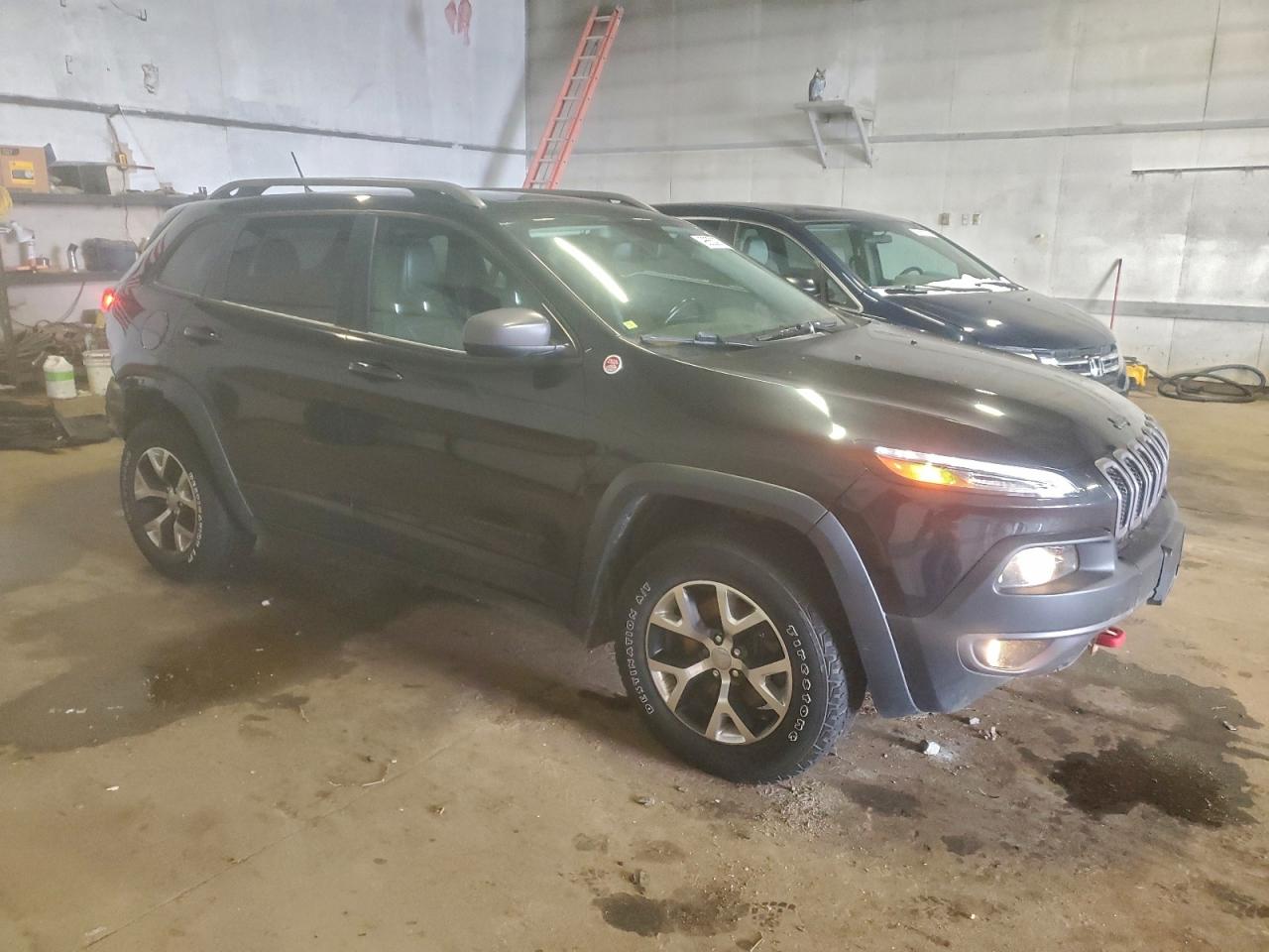 Jeep Cherokee Trailhawk Image 9