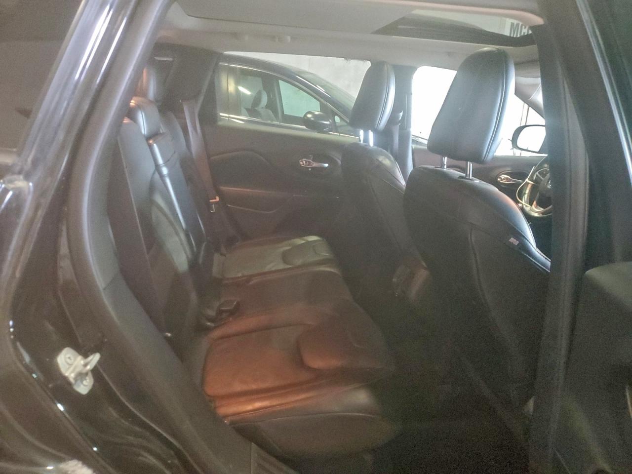 Jeep Cherokee Trailhawk Image 14